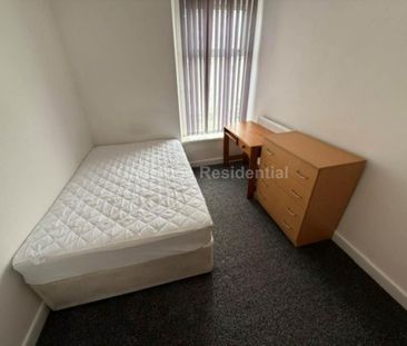 6 bedroom terraced house to rent - Photo 4