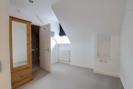 3 bedroom flat to rent - Photo 2