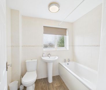 3 bedroom terraced house to rent - Photo 5