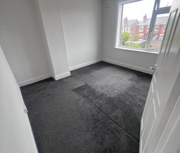3 bedroom end of terrace house to rent - Photo 3