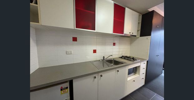 STUDENT ACCOMMODATION - FULLY FURNISHED IN THE HEART OF BOX HILL - Photo 1