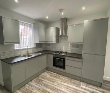 2 bedroom end of terrace house to rent - Photo 5