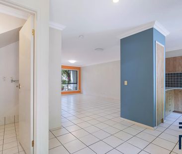 Available NOW 3 Bedroom Townhouse in Mitchelton - Photo 2