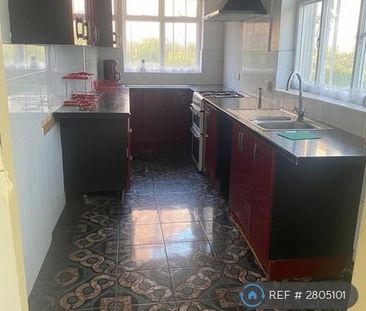 2 bedroom semi-detached house to rent - Photo 4