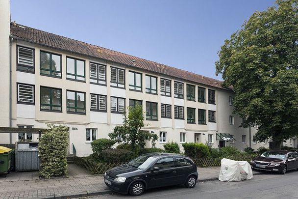 Zu sofort! Gemütliche 2-Zimmer-Wohnung mit Balkon und Tageslichtbad - Photo 1