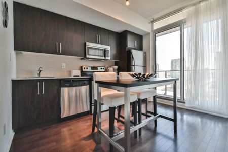 For Lease - 55 Bremner Boulevard Unit# 2106, Toronto, Ontario - Photo 4