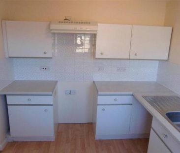 1 bedroom retirement property to rent - Photo 4