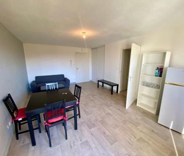 Location Appartement 2 pièces 43m² MONTAUBAN 82000 - Photo 3