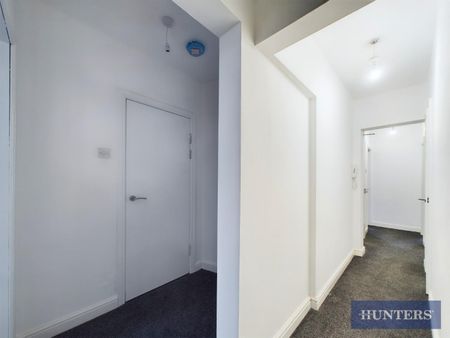 2 bedroom Flat To Let - Photo 2