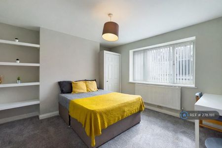 6 bedroom terraced house to rent - Photo 2