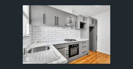 Hi, I'm a Renovated Unit Drenched in Sunlight... - Photo 5