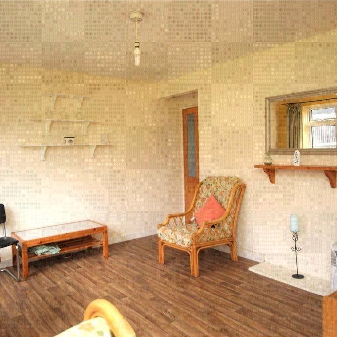4 bedroom semi-detached house to rent - Photo 1