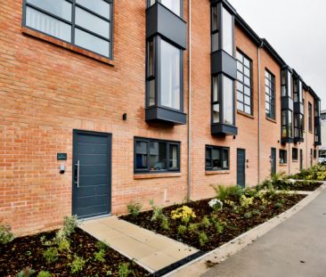 Classic 6-Bed Shared House - Shared Bathroom - Photo 6