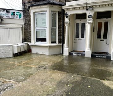 2 Bed Flat, Rock Street, N4 - Photo 5