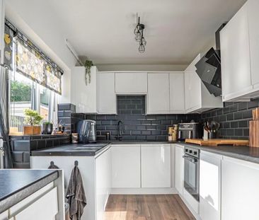 3 Bed Semi-Detached House, Billet Road, E17 - Photo 5