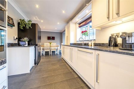 5 bedroom detached house to rent - Photo 4