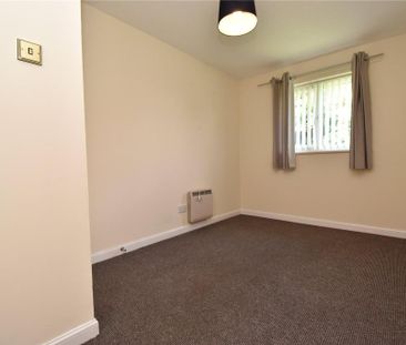 2 bedroom maisonette to rent - Photo 2