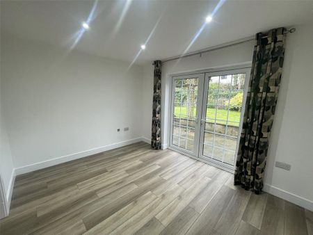 4 bedroom detached house to rent - Photo 5