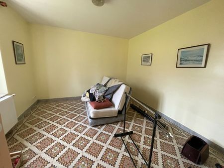 Location Appartement 3 pièces 105m² - Photo 3