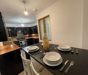 5 Bed Semi-Detached House, Furlong Road, CV1 - Photo 1