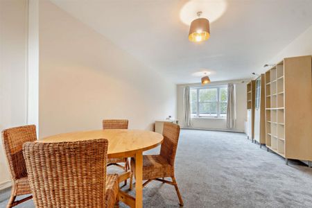 Moynes Court, Faringdon - Photo 3