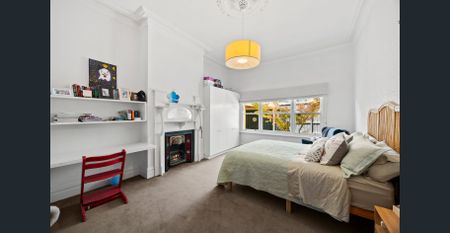 Edwardian Style and Sophistication - Photo 5