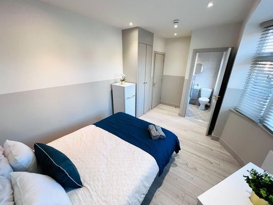 Room in a Shared House, Rowan Crescent, SW16 - Photo 1