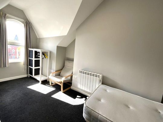 1 bedroom in a house share to rent - Photo 1