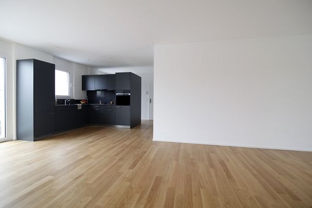 Shopping au coin de la rue - détente à la maison - Photo 1