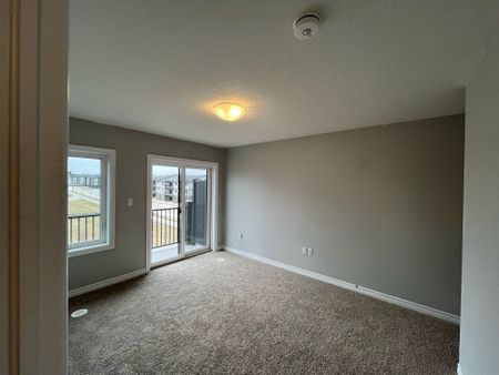 For Lease - 8 Lomond Lane, Kitchener, Ontario - Photo 3