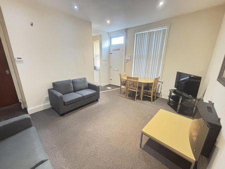 4 bedroom house to rent - Photo 2