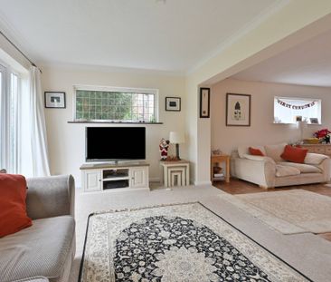 Orchard Gardens, Leatherhead,, Effingham, KT24 - Photo 2