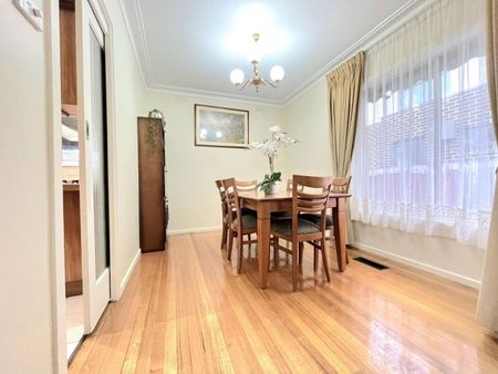 4-Bed Sun-Soaked Living in Moorabbin - Photo 3