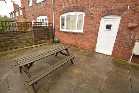 Yew Tree Road, Fallowfield, Manchester, M14 - Photo 2