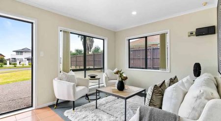 4 BEDROOM FAMILY HOME AVAILABLE NOW IN CLENDON PARK! - Photo 4