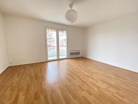 Location Appartement 3 pièces 65m² ORLEANS 45100 - Photo 3