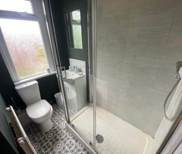 Beechwood Crescent (Room 5), Burley , Leeds - Photo 4