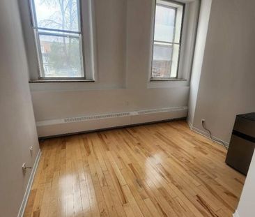 1 CH - 1 SDB - Montréal - $995 /mo - Photo 3