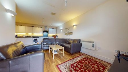 2 bedroom flat to rent - Photo 3