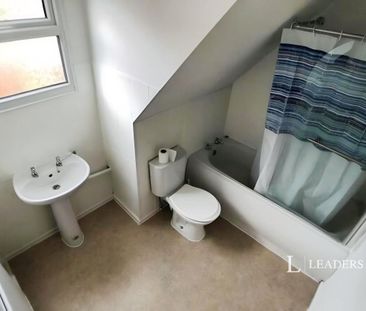 3 bedroom house to rent Still Close, Market Deeping, Peterborough, ... - Photo 3