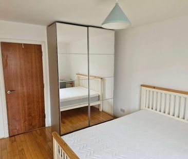 3 bedroom flat to rent - Photo 3