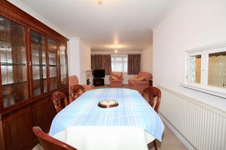 3 Bedroom House - Semi-Detached To Let - Photo 3