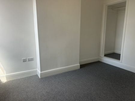 Chapel Street - Photo 4