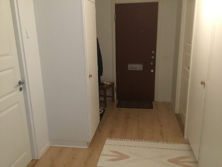 Inneboende/möblerat rum - kort period - Foto 5