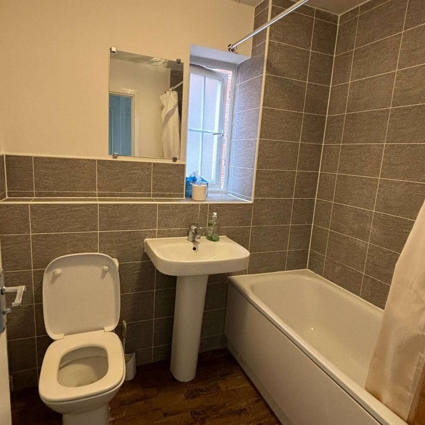 Henry Shute Road Room 1 - Photo 1