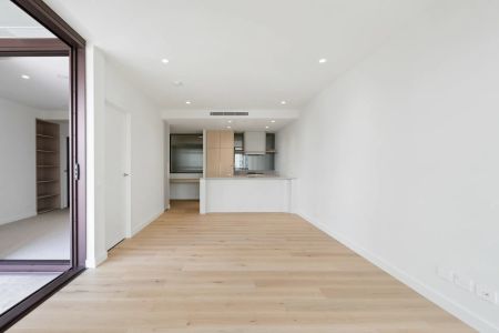 Sleek coastal retreat with ocean and city views - Photo 2