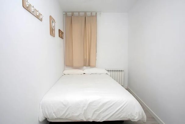 Calle del Arenal, Madrid, Community of Madrid 28013 - Photo 1