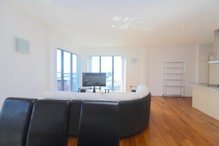 2 bedroom penthouse to rent - Photo 3