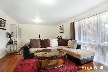 Stylish & Comfortable Home in Sought-After Brentwood Zone - Photo 5