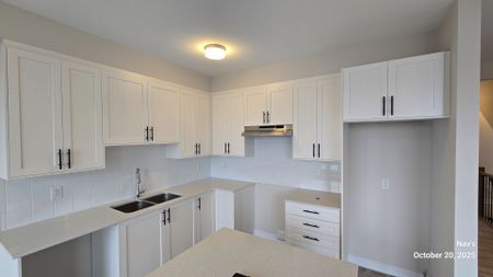 For Lease - 887 Andesite Terrace, Barrhaven, Ontario - Photo 3